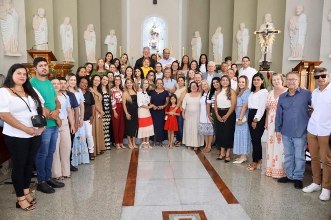 Prefeita Tia Júlia participa de missa em Ação de G