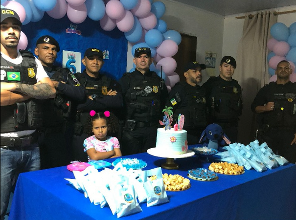 Guardas Municipais fazem surpresa durante festa da